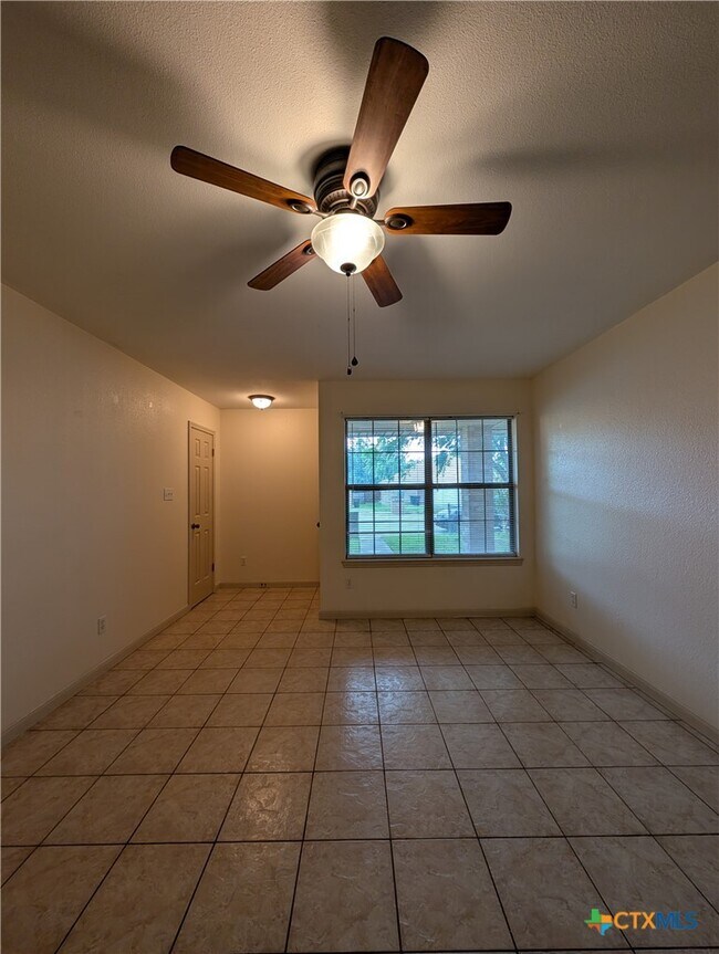 Building Photo - 1134 Misty Acres Dr