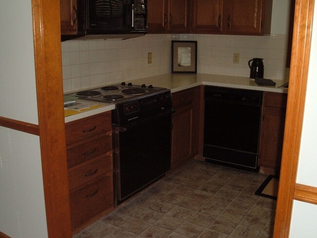Building Photo - 2215 Breckenridge Dr