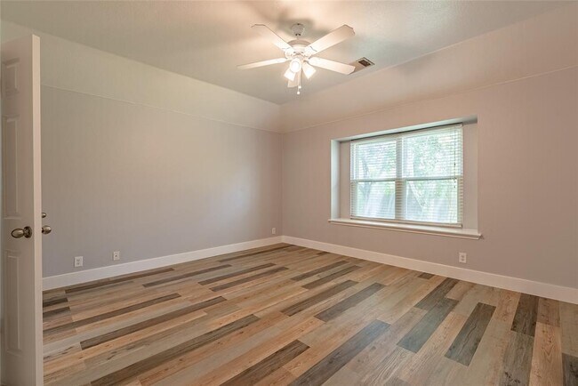 Foto del edificio - 3018 Rock Rose Pl