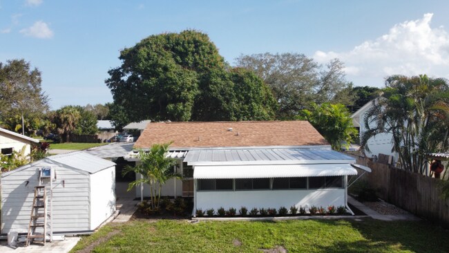 Building Photo - 504 W Whitney Dr