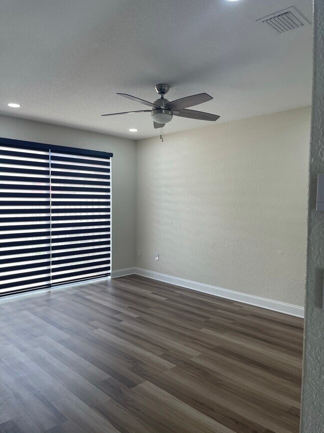 Family room - 7353 NW 174th Ter