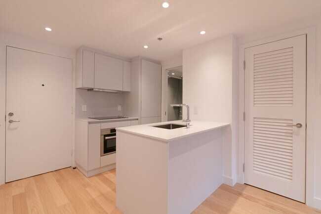 Building Photo - 3455 Rue Aylmer