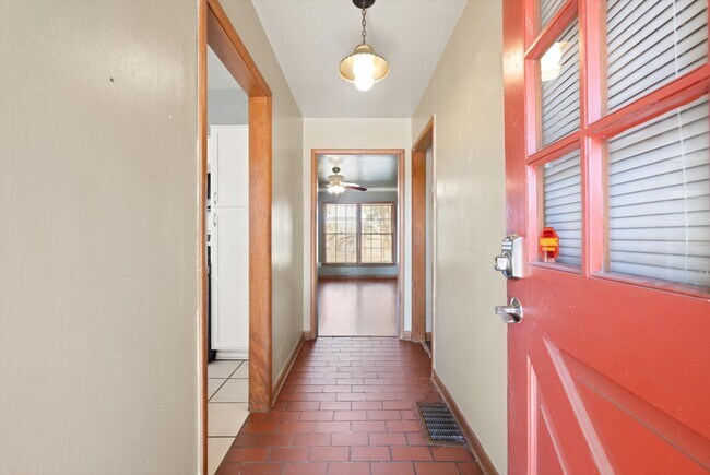 Foto del edificio - 3805 NW 60th St