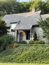 Building Photo - 1278 Valley Rd