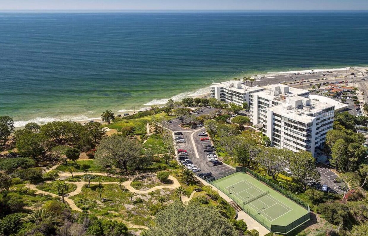 Seaside Paradise - 17366 Sunset Blvd