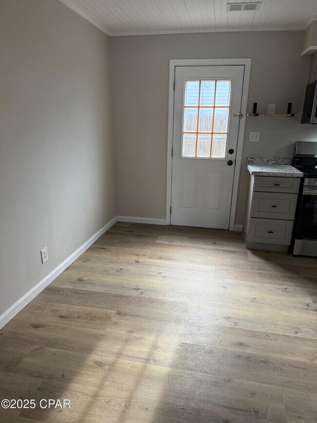 Building Photo - 101 Downing St