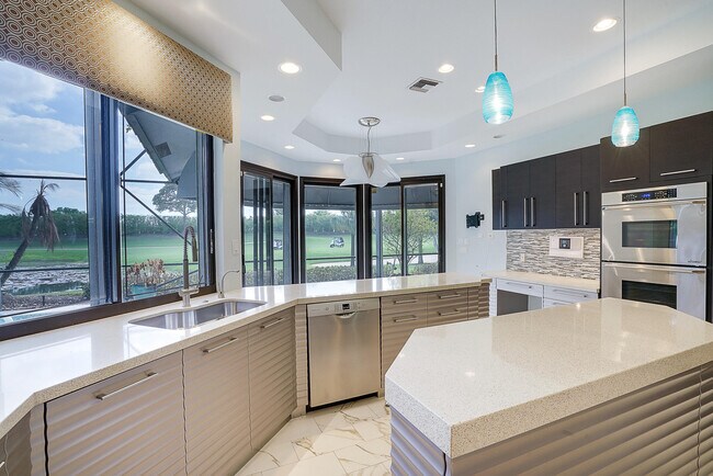Foto del edificio - 7156 Mandarin Dr