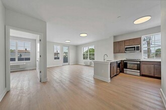 Building Photo - 247 Parker Ave