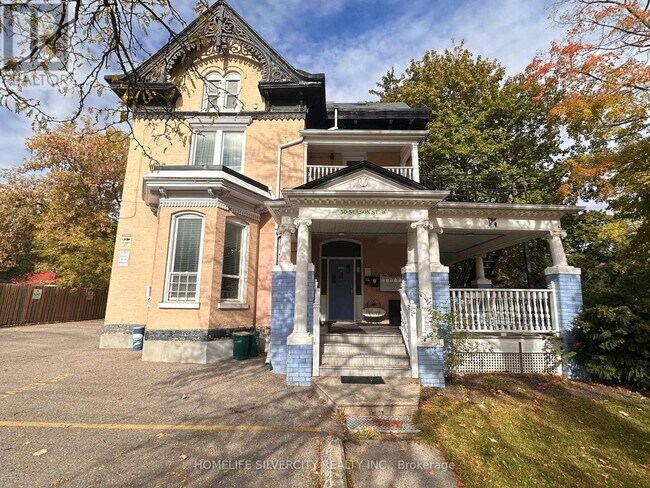 Photo du bâtiment - 50 Nelson St W