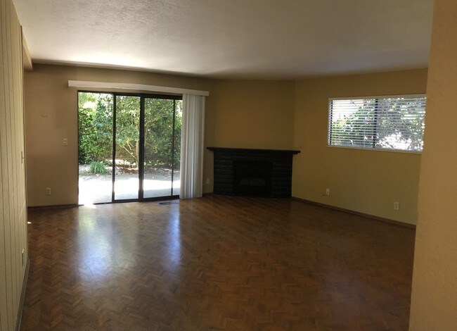 Foto del edificio - 9500 Center St