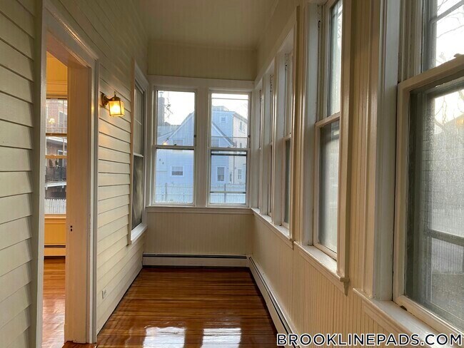 Foto del edificio - 30 Babcock St