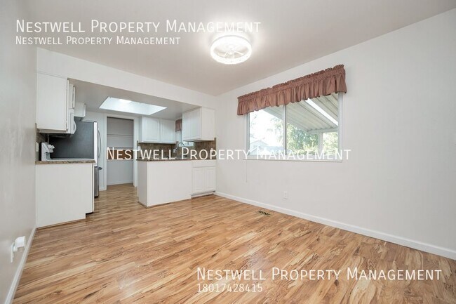 Foto del edificio - Amazing 5-bed Home in West Jordan
