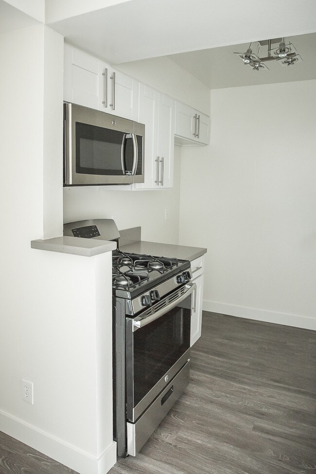 June Apartments Apartments in Los Angeles, CA