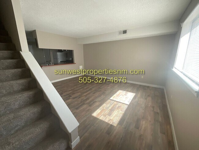 Foto del edificio - 2 Bedroom, 1 1/2 Bath 2 Story Apartment Home
