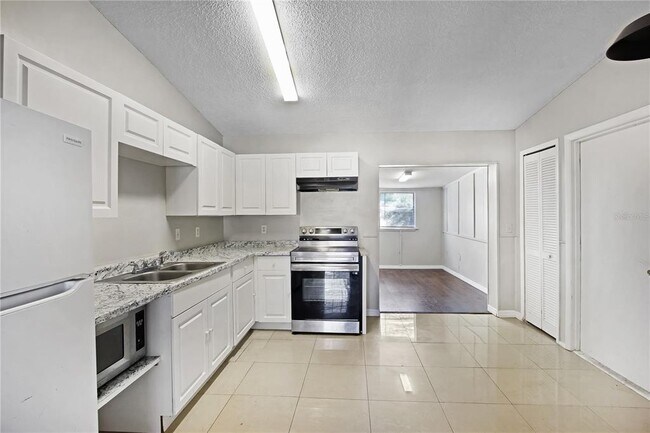 Foto del edificio - 3802 Shady Grove Cir