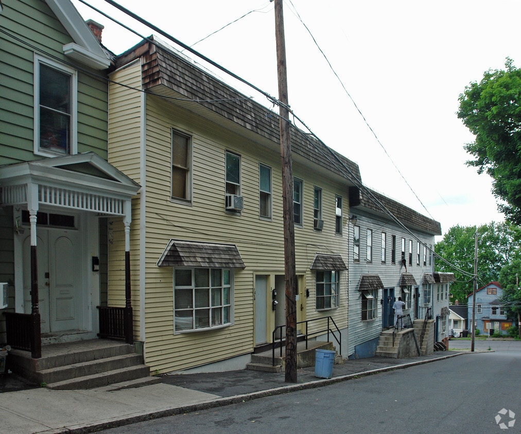 Building Photo - 1206-1216 Sausse Ave