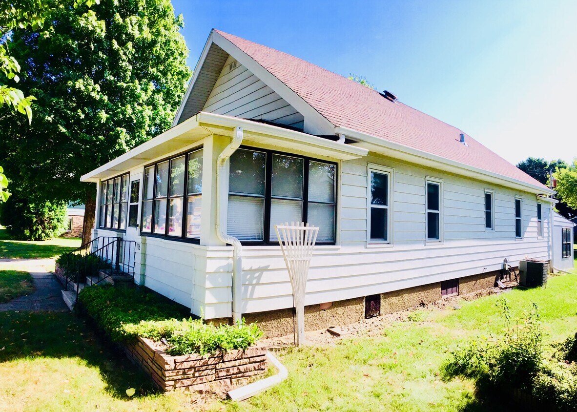 Foto principal - 116 1st Ave S