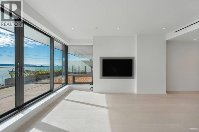 Building Photo - 1327 Bellevue Ave