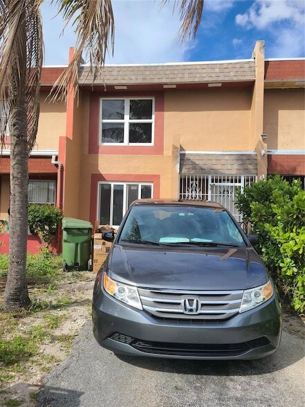 Foto principal - 2775 NW 194th Terrace