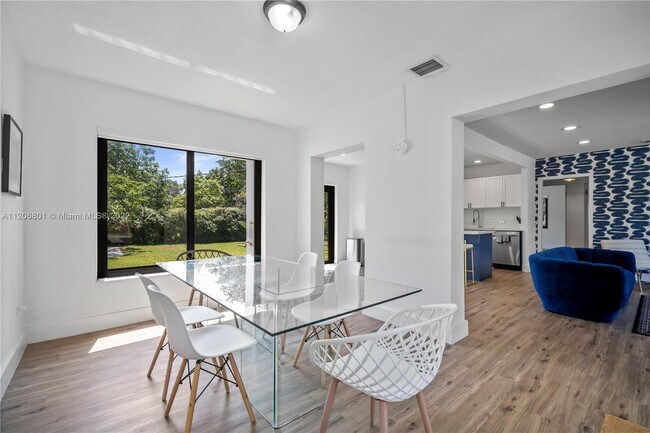 Building Photo - 12945 NW Miami Ct