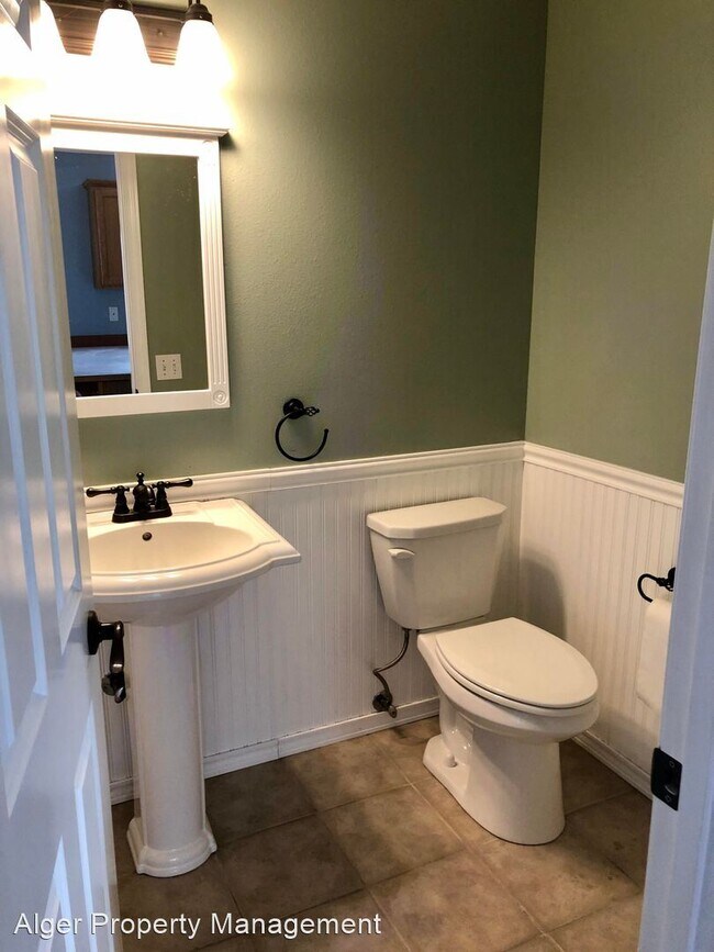 Foto del edificio - 3 br, 2.5 bath House - 987 NW Poppy Ct