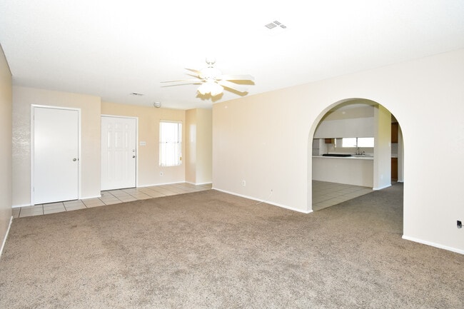 Foto del edificio - 7342 E 24th Ln