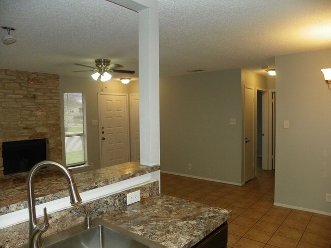 Building Photo - 402.404 Cypress Ln