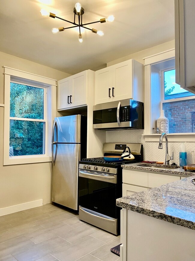 Building Photo - 1026 Claytonia Ter
