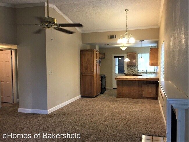 Foto del edificio - 2 br, 2 bath House - 4113 Planz Rd Unit D