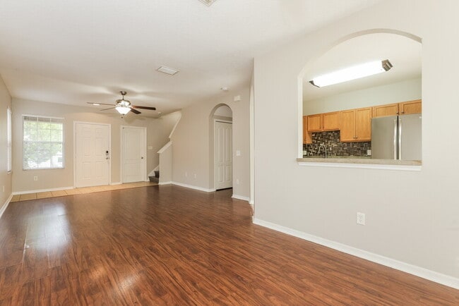 Foto del edificio - 8059 Canterbury Lake Blvd