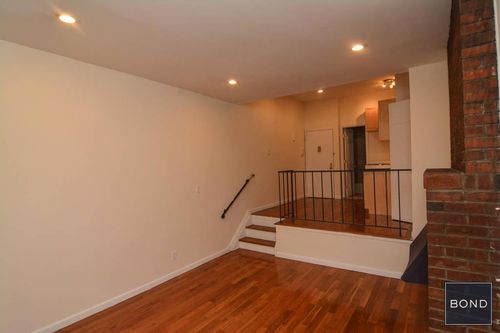 Building Photo - 321 E 92nd St