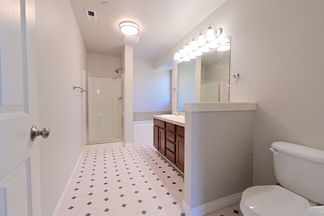 Foto del edificio - 321 Hardie Ave NW