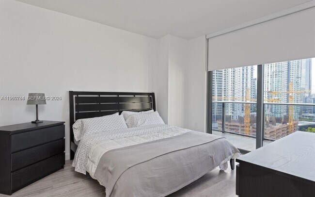 Foto del edificio - 45 SW 9th St