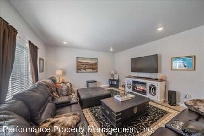 Building Photo - 3 br, 2.5 bath House - 5385 Lumos Ln