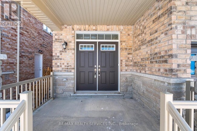 Building Photo - 37 Royal Fern Cres