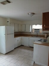 Building Photo - 28632 LA-40