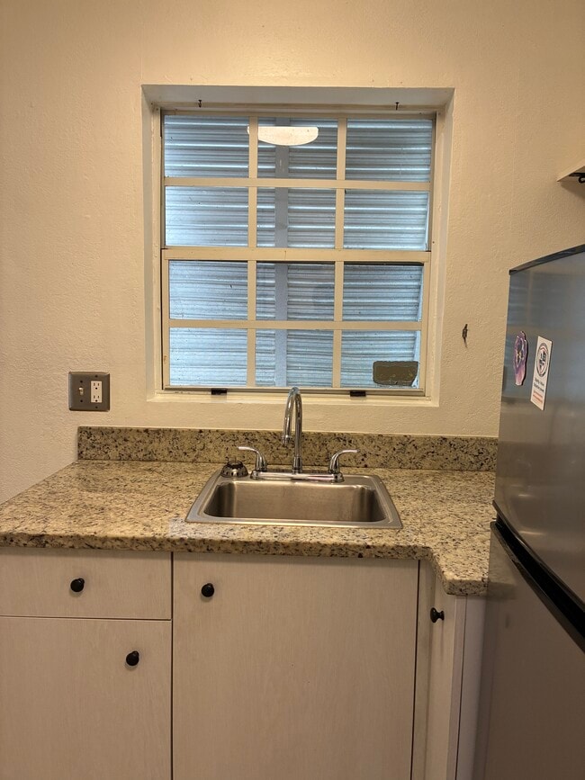 Building Photo - 6635 SW 51st Ter