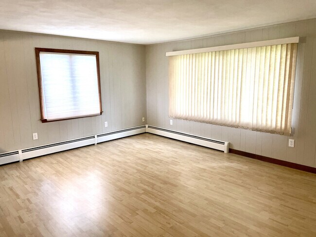 Building Photo - In-Law Suite