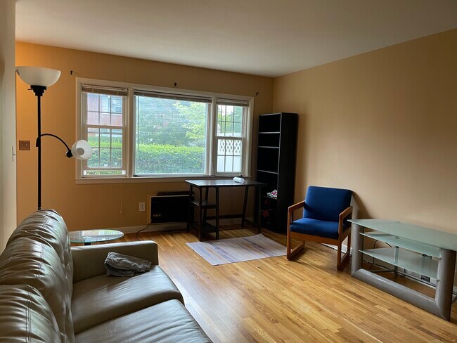 Foto del edificio - 2251 N Triphammer Rd