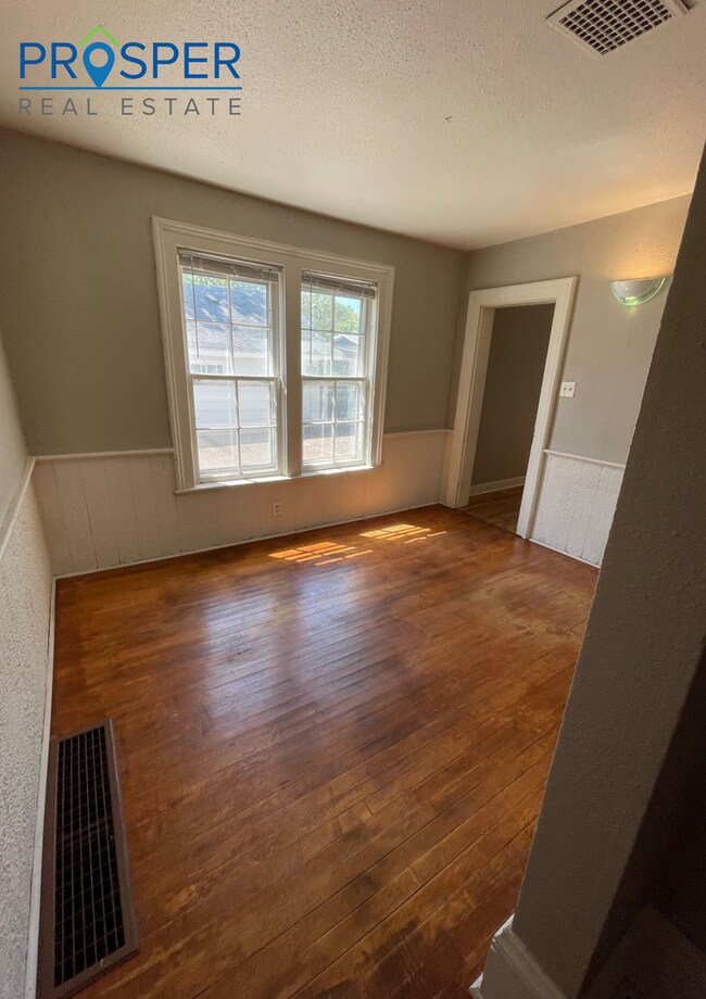 Building Photo - CH828X