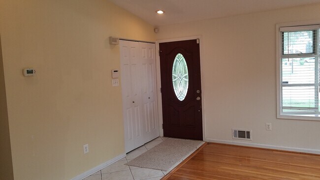 Building Photo - 501 Lamberton Dr
