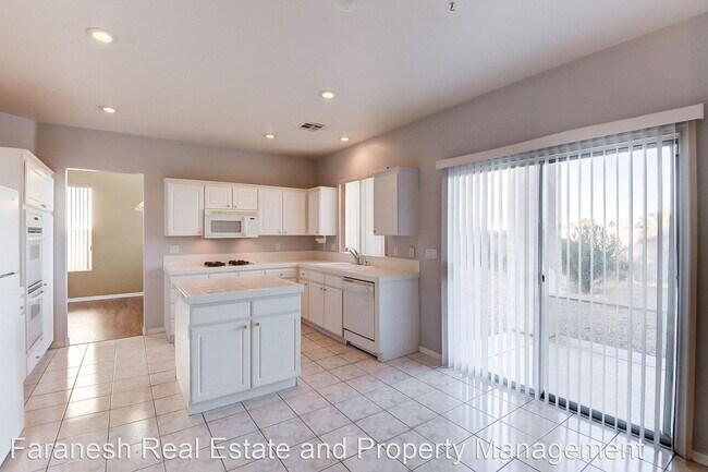 Foto del edificio - 4 br, 2.5 bath House - 1420 Landing Bay Ave