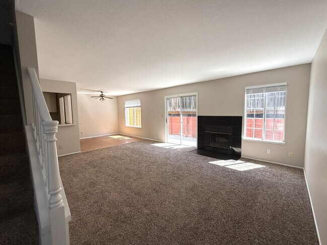 Foto del edificio - 21932 Nugget Canyon Dr