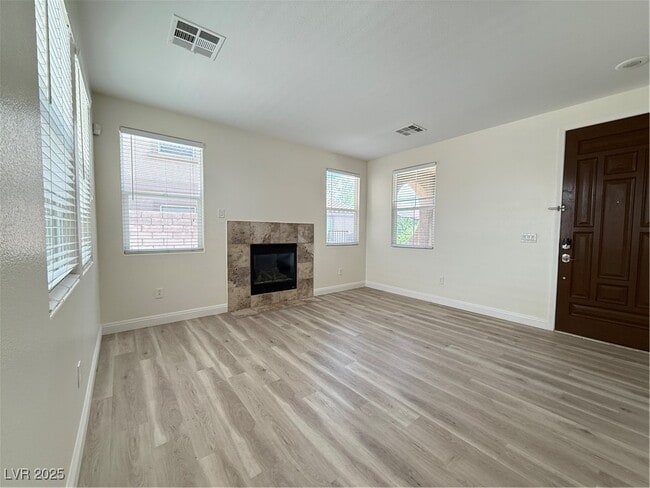 Building Photo - 620 Apricot Rose Pl