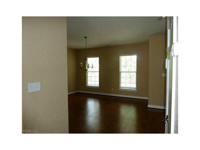 Building Photo - 4532 Willow Croft Dr