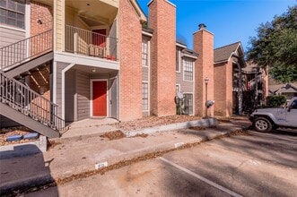 Building Photo - 2401 Sycamore Ave