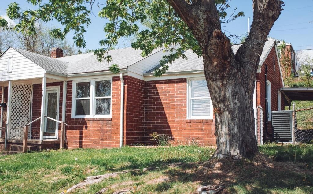 Foto principal - 1214 Cherry Street