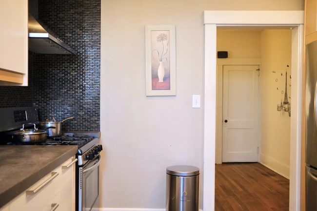 Foto del edificio - 1041 Mirror St