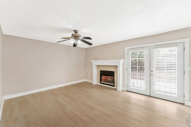 Foto del edificio - 5818 Cinnabar Ave