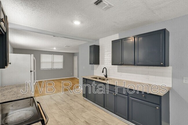 Building Photo - 3819 Penton St